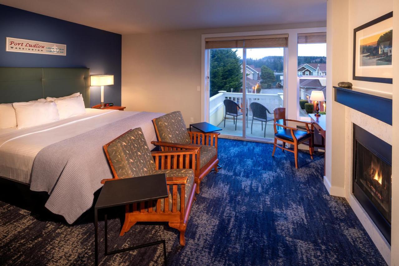 Hotel At 4*