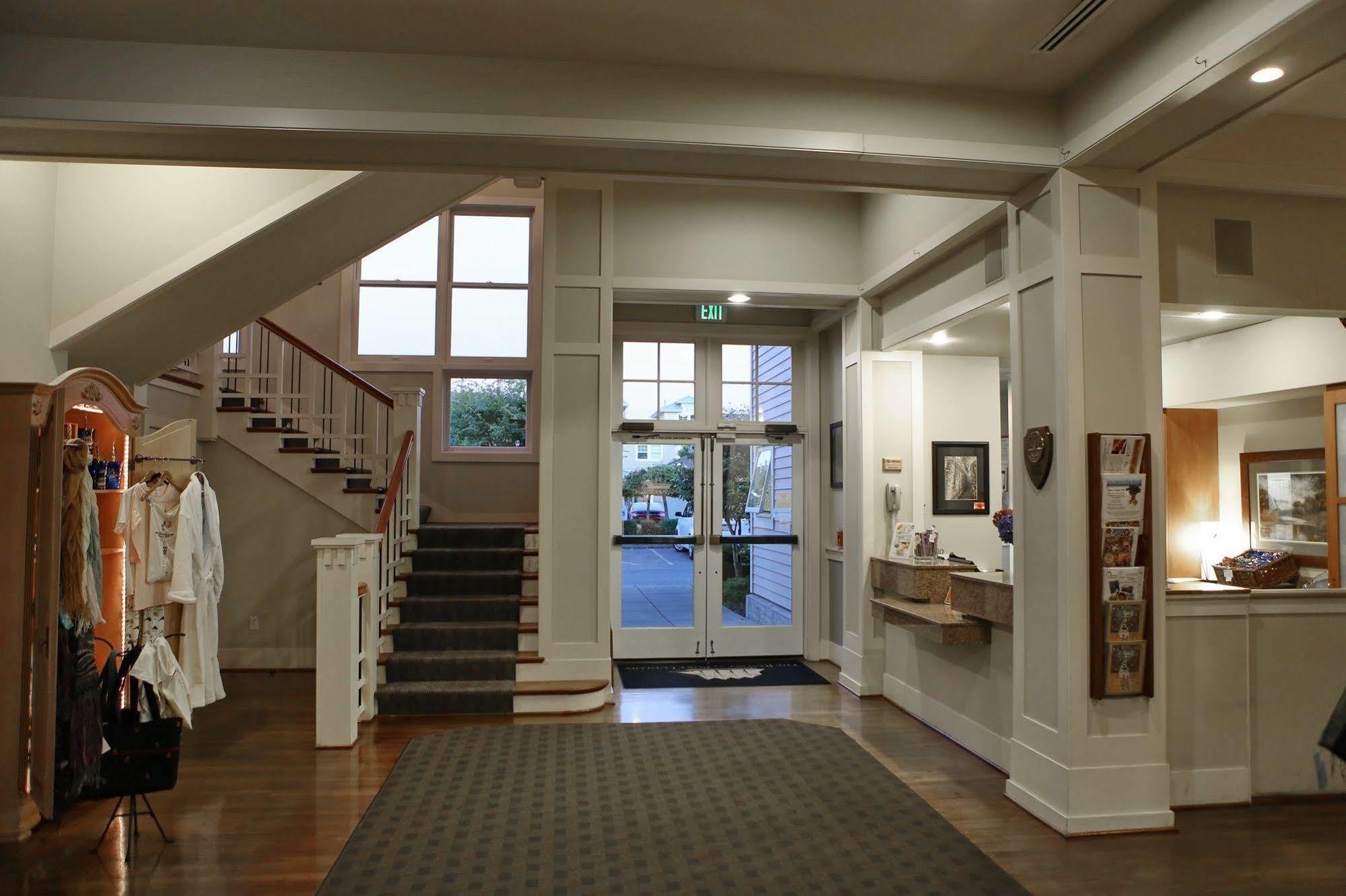 Hotel At Port Ludlow