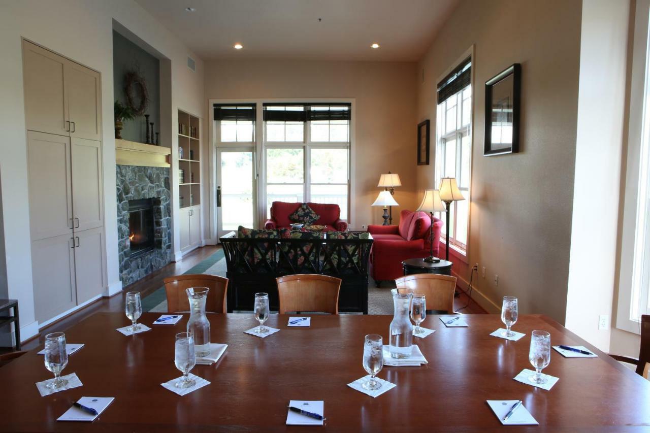 Hotel At Port Ludlow